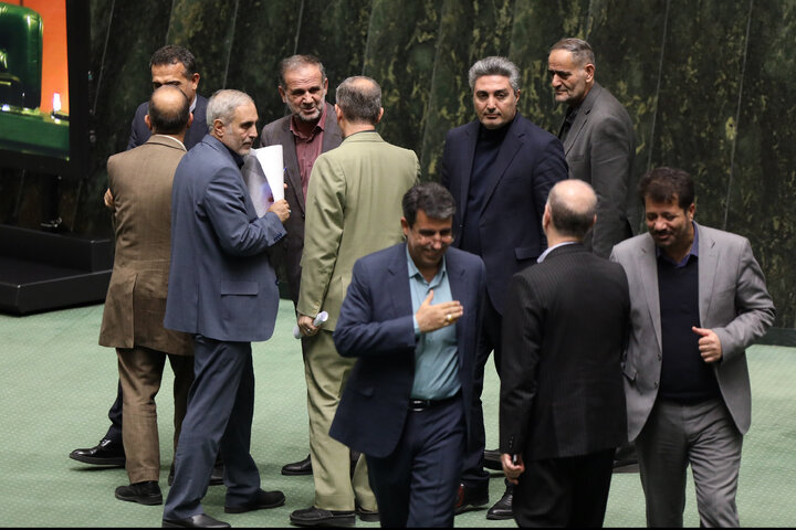 ناطقان میان دستور نشست علنی 7 دی ماه مجلس شورای اسلامی