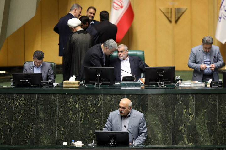 ناطقان میان دستور نشست علنی 7 دی ماه مجلس شورای اسلامی