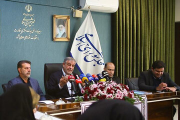 انتخابات تناسبی، تمام احزاب و گروه‌های سیاسی را به میدان رقابت می‌آورد