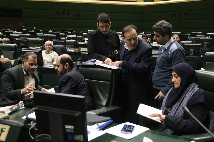 نشست نوبت صبح دوشنبه 8 دی ماه کمیسیون تلفیق لایحه بودجه 1405 کل کشور