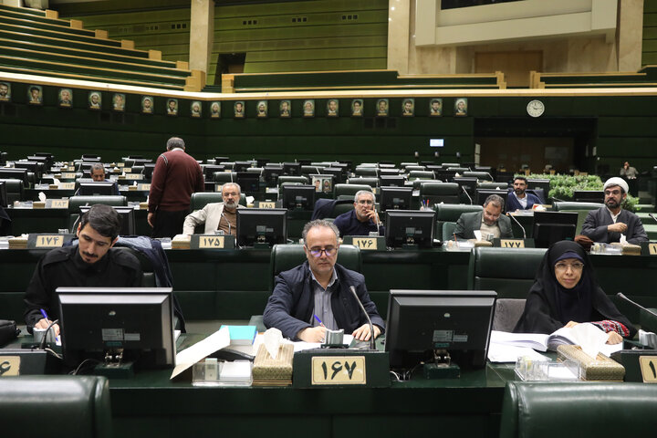 نشست نوبت صبح دوشنبه 8 دی ماه کمیسیون تلفیق لایحه بودجه 1405 کل کشور