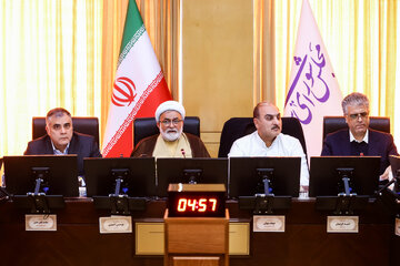 بررسی برداشت ازمیادین مشترک و فشارافزایی در پارس جنوبی در جلسه سوال نمایندگان ازوزیر نفت