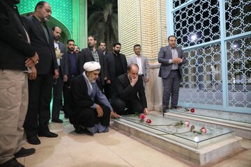 حضور حاجی بابایی در گلزار شهدای گمنام در شهرستان بم