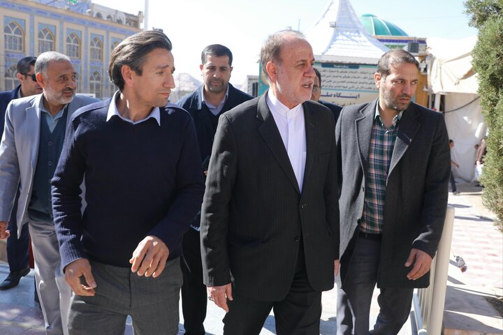 حضور حاج بابایی بر سر مزار شهید حاج قاسم سلیمانی