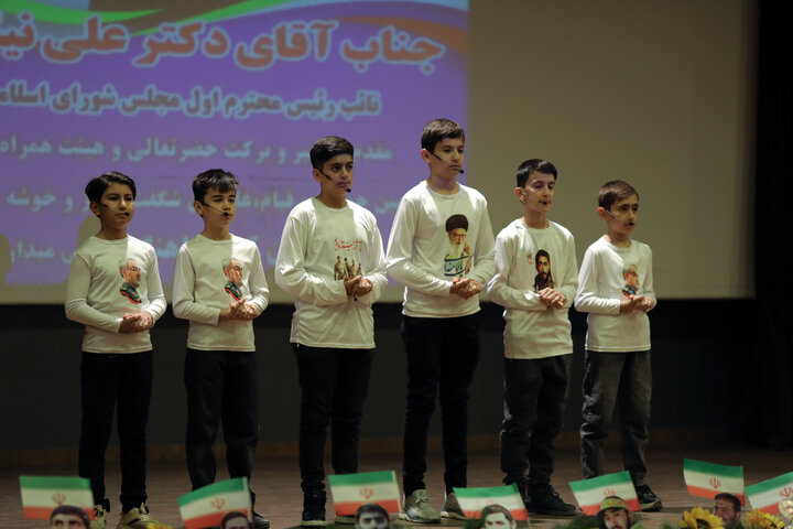 حضور نیکزاد نایب رئیس مجلس در همایش یوم الله 9 دی شهرستان کبودراهنگ