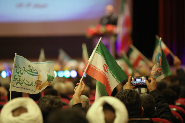 حضور نیکزاد نایب رئیس مجلس در همایش یوم الله 9 دی شهرستان کبودراهنگ