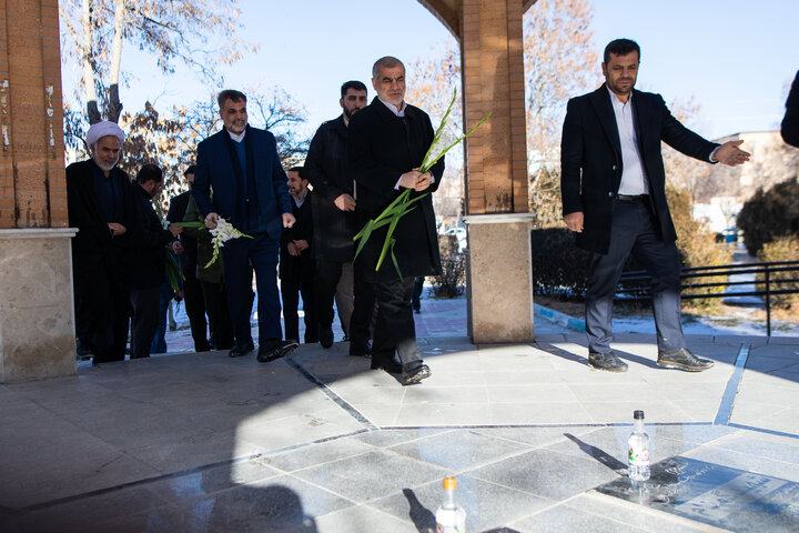 حضور نیکزاد نایب رئیس مجلس در همایش یوم الله 9 دی شهرستان کبودراهنگ