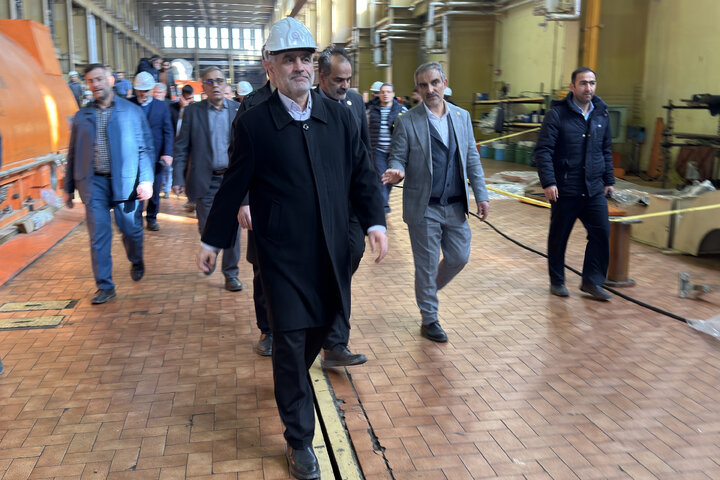 بازدید نیکزاد از طرح اصلاح سامانه خنک کن و بهینه سازی مصرف آب در نیروگاه ها