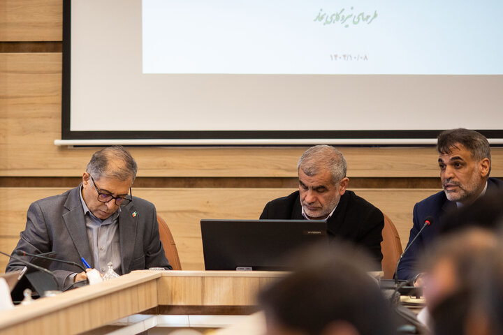 بازدید نیکزاد از طرح اصلاح سامانه خنک کن و بهینه سازی مصرف آب در نیروگاه ها