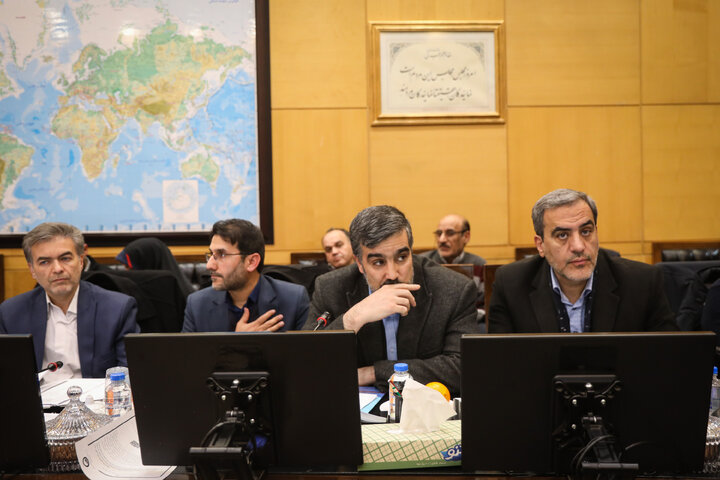 نشست کمیسیون عمران مجلس با حضور وزیر نفت