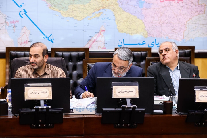 نشست سه شنبه ۹ دی ماه کمیسیون شوراهای مجلس با حضور وزیر راه و شهرسازی