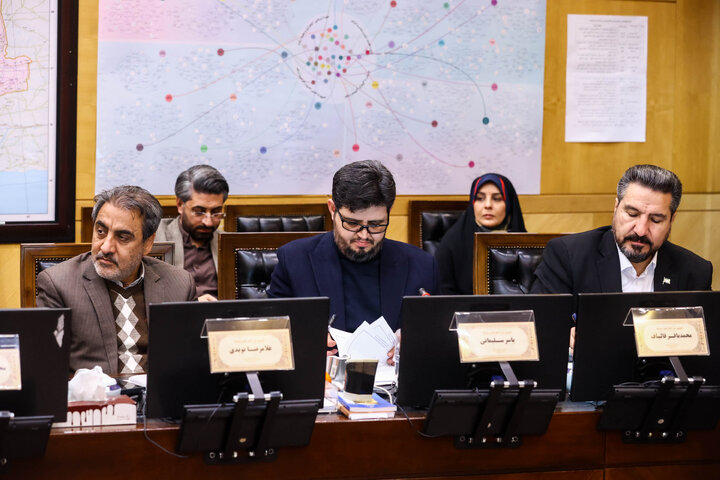 نشست سه شنبه ۹ دی ماه کمیسیون شوراهای مجلس با حضور وزیر راه و شهرسازی