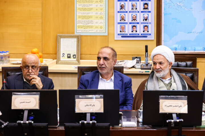 نشست سه شنبه ۹ دی ماه کمیسیون شوراهای مجلس با حضور وزیر راه و شهرسازی