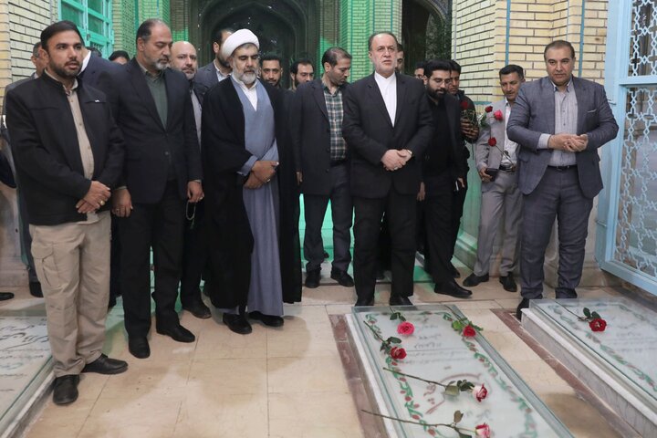 حضور نایب رئیس مجلس در مراسم بزرگداشت حماسه نه دی در مسجد جامع بم