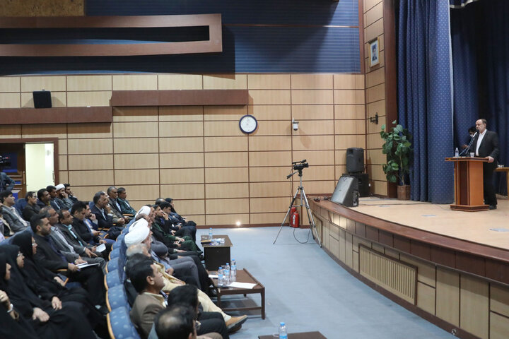 حضور دکتر حاج بابایی نایب ریس مجلس در شورای اداریشهرستان بم