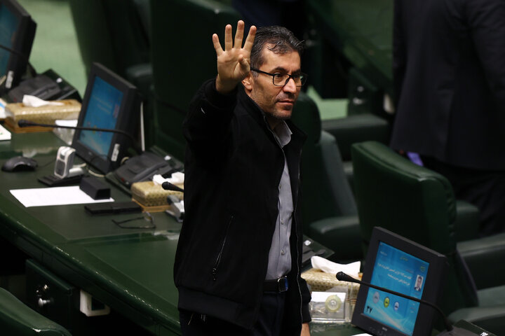 صحن علنی 10 دی