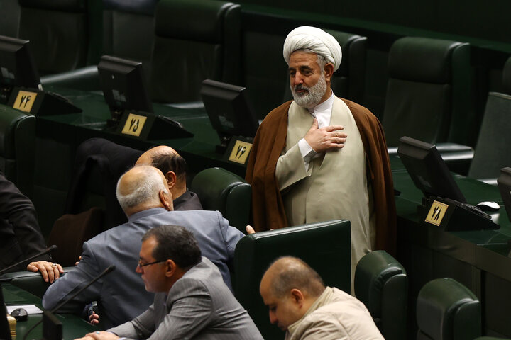 صحن علنی 10 دی