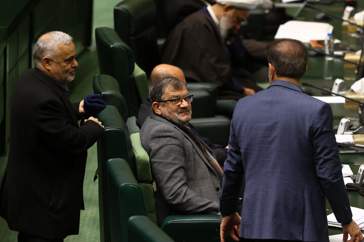 صحن علنی 10 دی