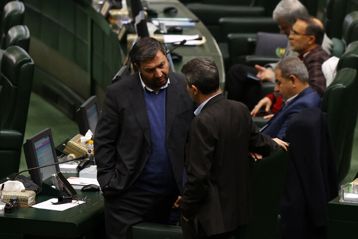 صحن علنی 10 دی