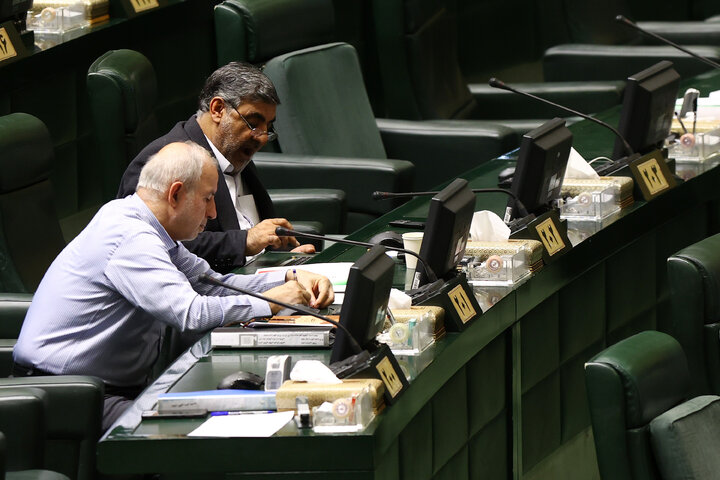 صحن علنی 10 دی