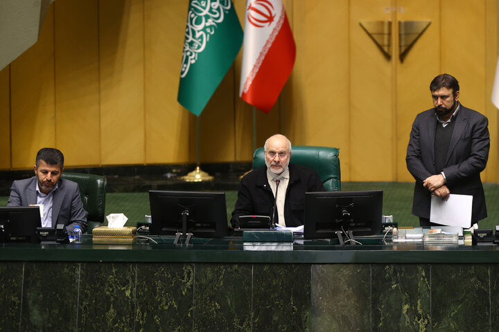 صحن علنی 10 دی