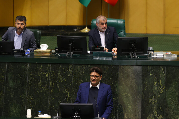 صحن علنی 10 دی