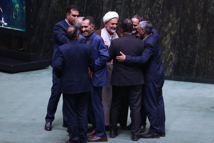 ناطقان میان دستور نشست علنی 10 دی ماه مجلس شورای اسلامی