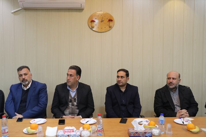 حضور نایب رئیس مجلس در جمع مسئولان و فرماندار شهرستان استهبان