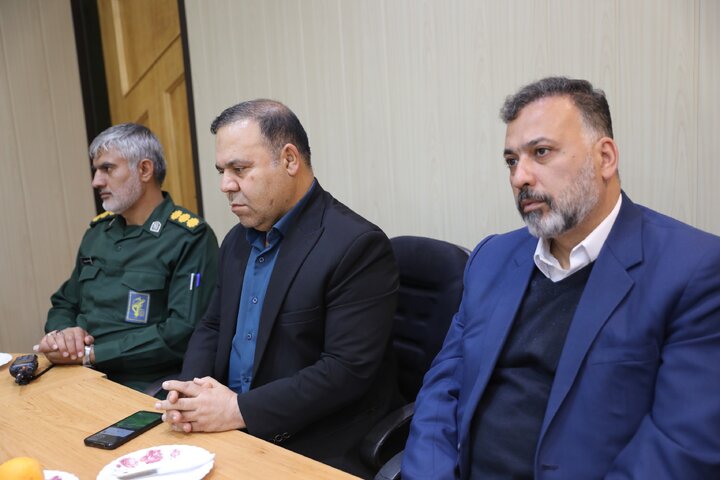 حضور نایب رئیس مجلس در جمع مسئولان و فرماندار شهرستان استهبان