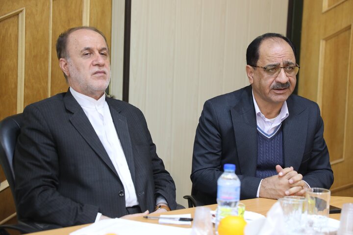 حضور نایب رئیس مجلس در جمع مسئولان و فرماندار شهرستان استهبان