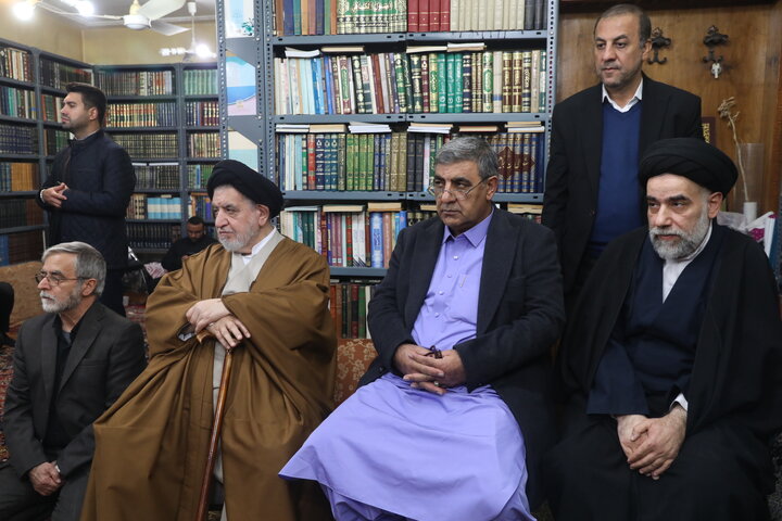 حضور اعضای کمیسیون اجتماعی مجلس در منزل نماینده فقید استان خوزستان در مجلس خبرگان رهبری
