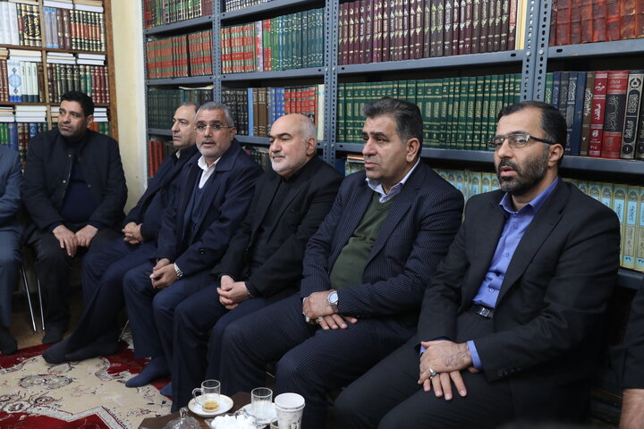 حضور اعضای کمیسیون اجتماعی مجلس در منزل نماینده فقید استان خوزستان در مجلس خبرگان رهبری