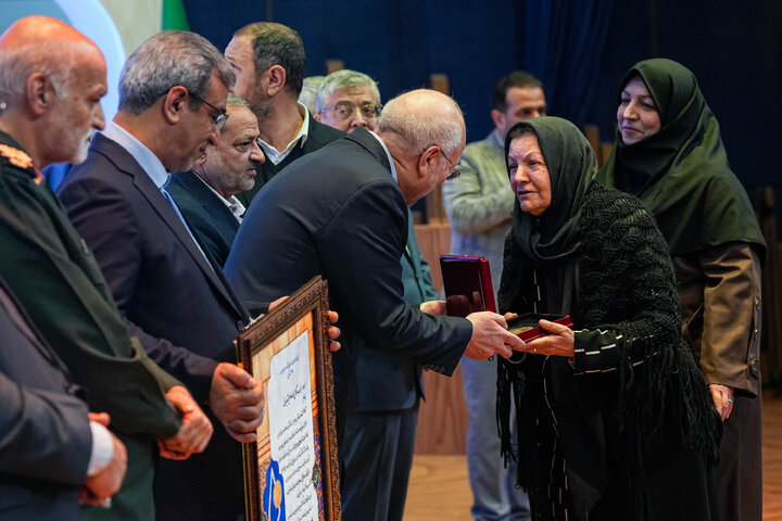 سومین دوره آیین اعطای نشان مشهد الرضا(ع) با حضور دکتر قالیباف