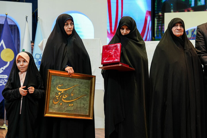 سومین دوره آیین اعطای نشان مشهد الرضا(ع) با حضور دکتر قالیباف