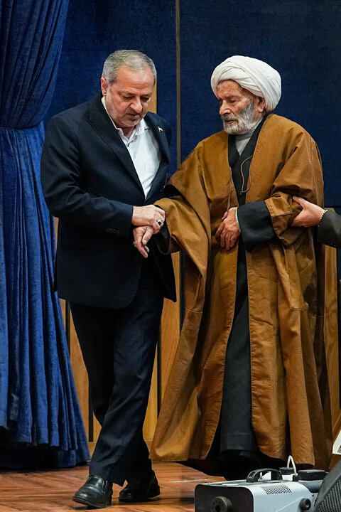 سومین دوره آیین اعطای نشان مشهد الرضا(ع) با حضور دکتر قالیباف