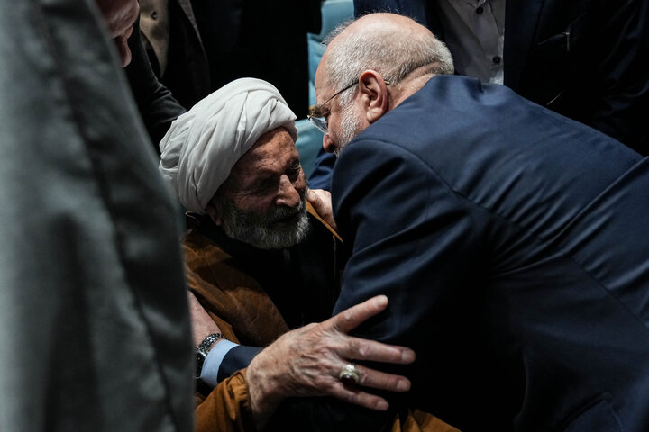 سومین دوره آیین اعطای نشان مشهد الرضا(ع) با حضور دکتر قالیباف