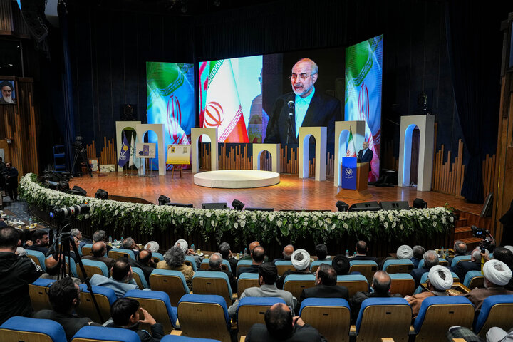 سومین دوره آیین اعطای نشان مشهد الرضا(ع) با حضور دکتر قالیباف