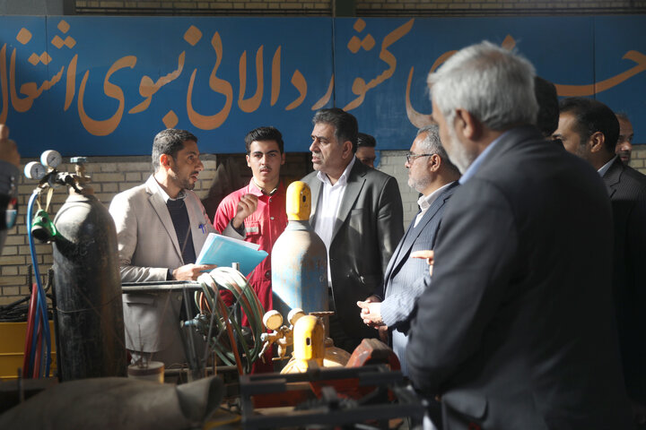 بازدید اعضای کمیسیون اجتماعی مجلس از نمایشگاه کارآموزان مدارس فنی و حرفه ای شادگان