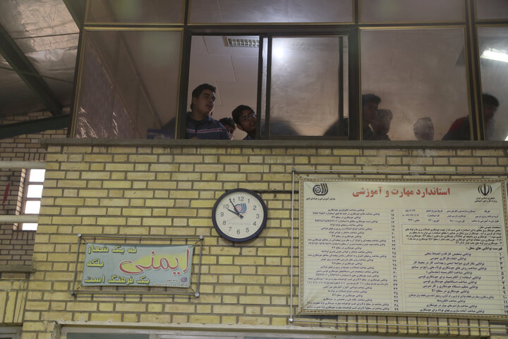 بازدید اعضای کمیسیون اجتماعی مجلس از نمایشگاه کارآموزان مدارس فنی و حرفه ای شادگان