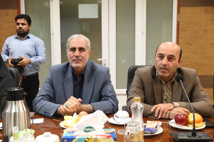 نشست تخصصی مزد با حضور اعضای کمیسیون اجتماعی مجلس در اهواز