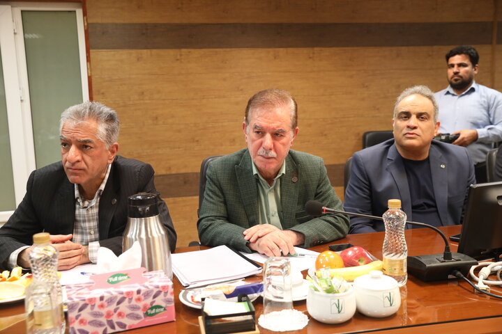 نشست تخصصی مزد با حضور اعضای کمیسیون اجتماعی مجلس در اهواز