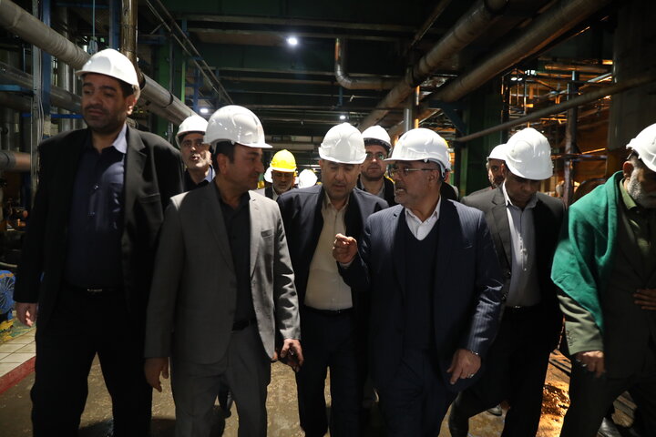 بازدید اعضای کمیسیون اجتماعی مجلس از کشت و صنعت نیشکر فارابی خوزستان