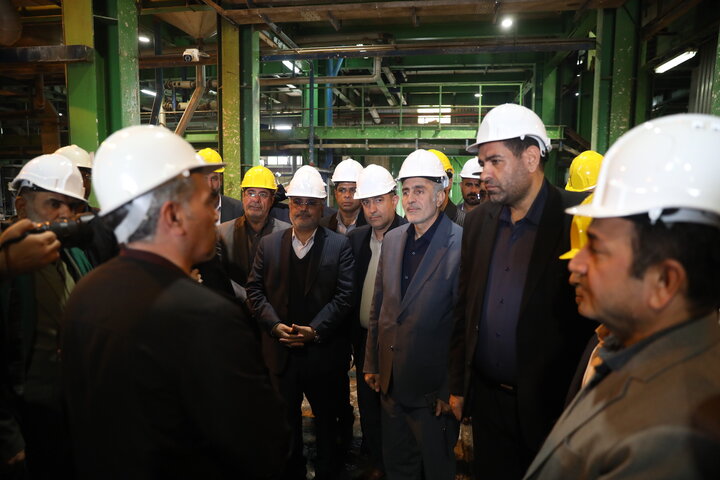 بازدید اعضای کمیسیون اجتماعی مجلس از کشت و صنعت نیشکر فارابی خوزستان