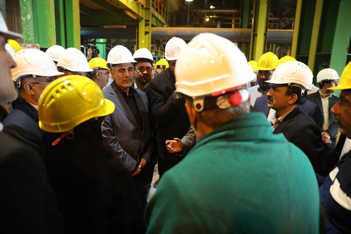 بازدید اعضای کمیسیون اجتماعی مجلس از کشت و صنعت نیشکر فارابی خوزستان