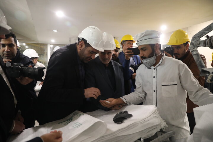 بازدید اعضای کمیسیون اجتماعی مجلس از کشت و صنعت نیشکر فارابی خوزستان