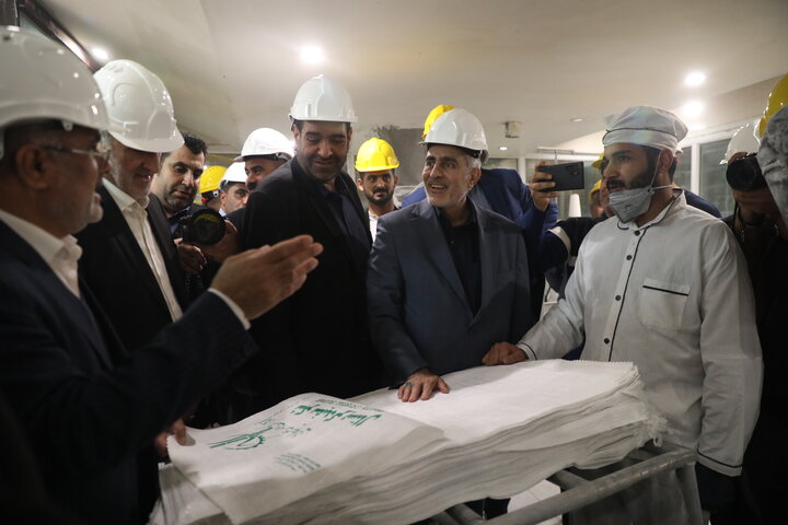 بازدید اعضای کمیسیون اجتماعی مجلس از کشت و صنعت نیشکر فارابی خوزستان