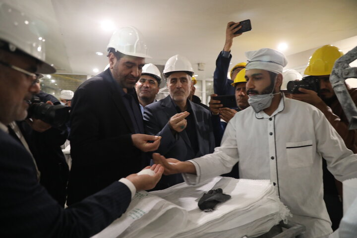 بازدید اعضای کمیسیون اجتماعی مجلس از کشت و صنعت نیشکر فارابی خوزستان