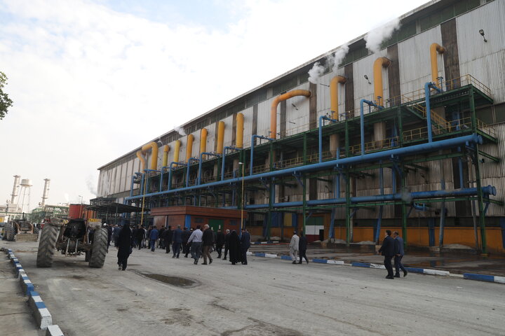 بازدید اعضای کمیسیون اجتماعی مجلس از کشت و صنعت نیشکر فارابی خوزستان