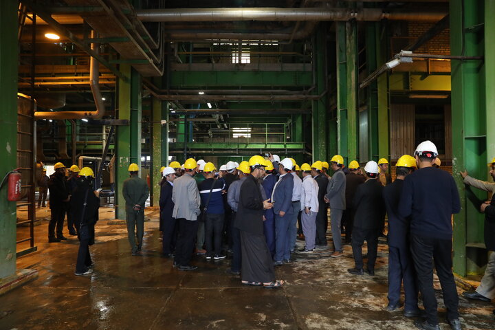 بازدید اعضای کمیسیون اجتماعی مجلس از کشت و صنعت نیشکر فارابی خوزستان