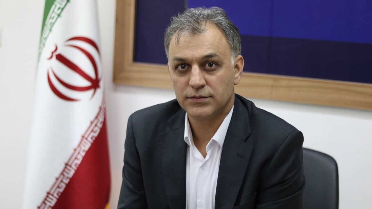 قطع برق صنایع، تولید کشور را به تعطیلی می کشاند / به فکر سفره کارگران باشید